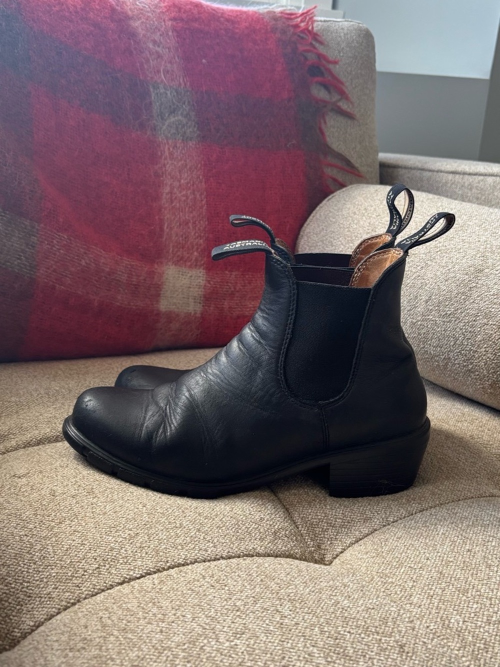 Blundstone 1671 Black Leather Women's Chelsea Ankle Boots